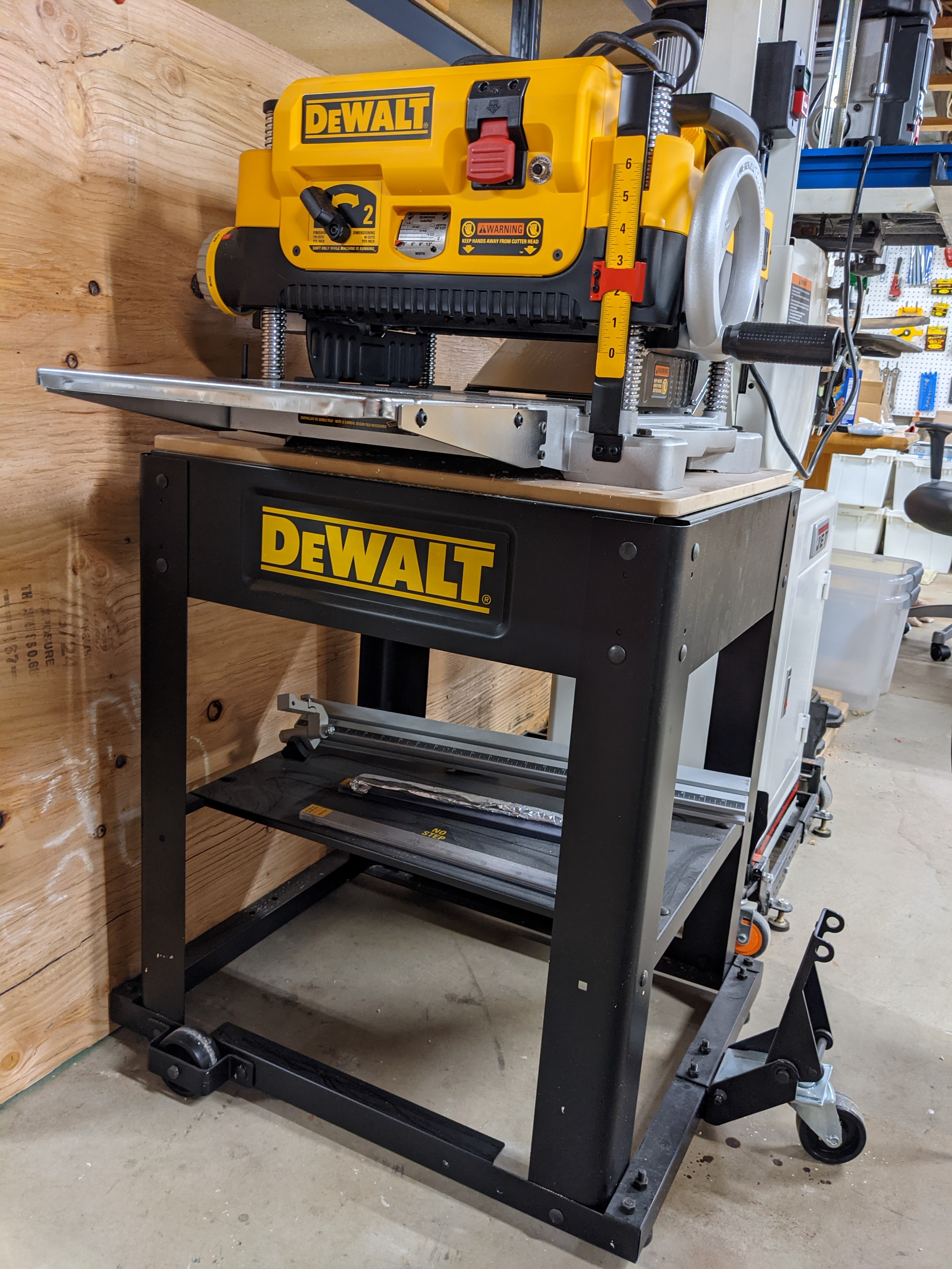 Mobile Base: Planer and its Mobile Stand